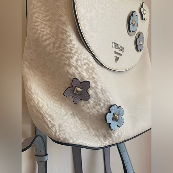 GUESS backpack - Picture 2 of 9